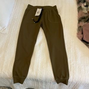 Zyia Olive unwind joggers